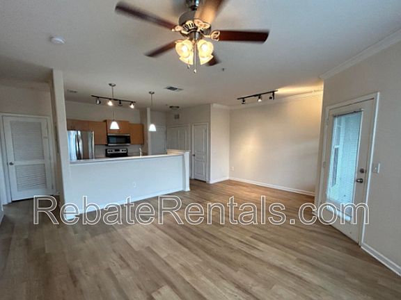 4th image of 8290 Gate Pkwy W Unit 617