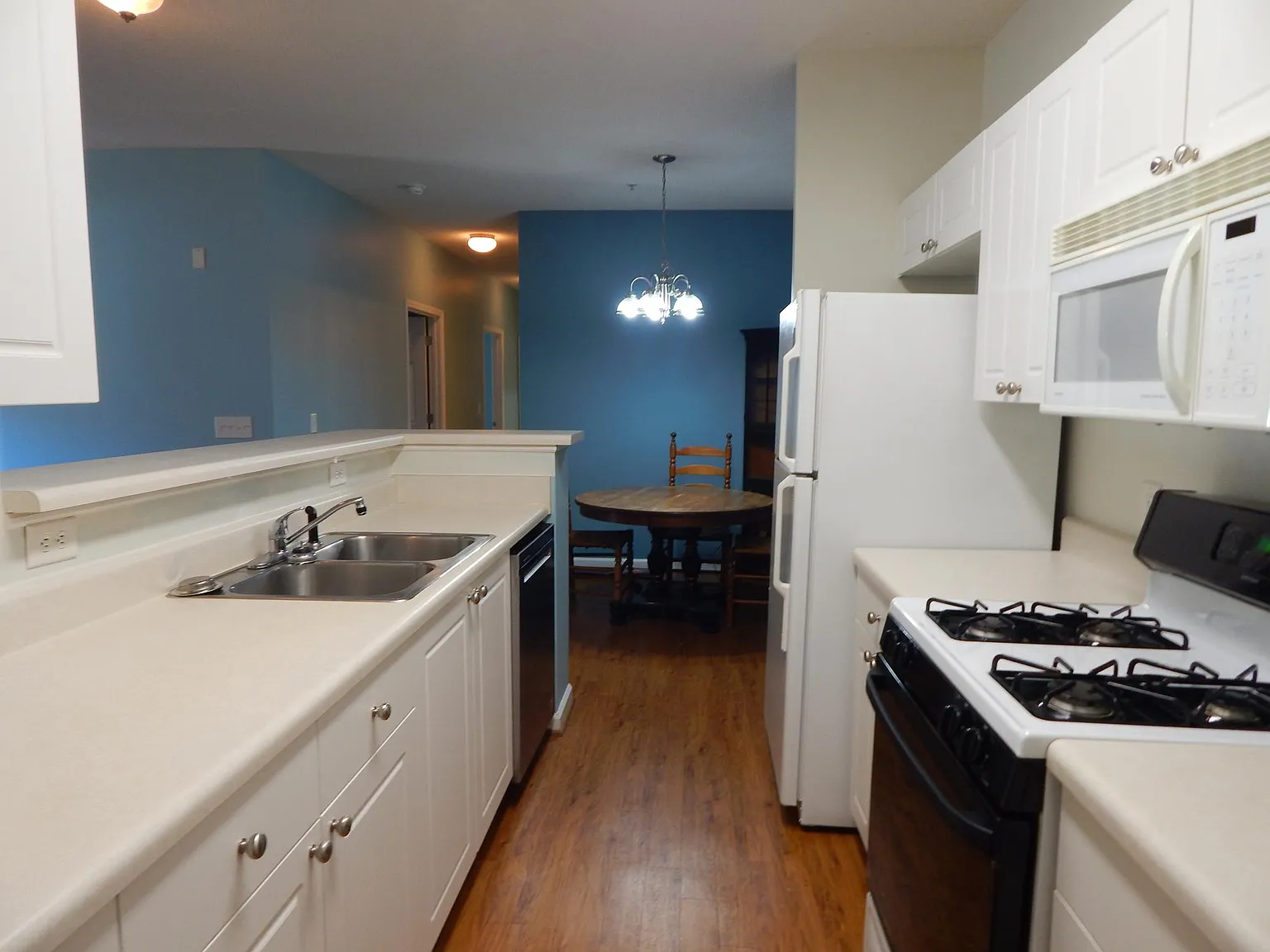 2 bed, 1152 sqft, $1,525 — Photo 4