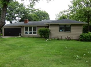 326 Republic Rd, Batavia, IL 60510