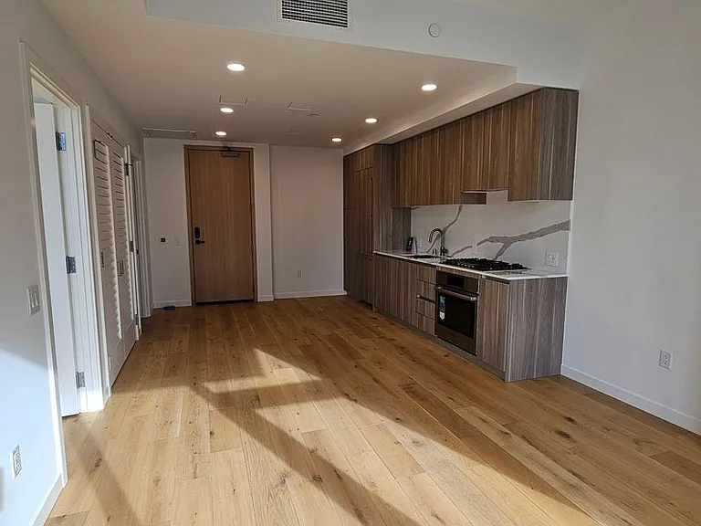 10232 NE 10th St #910 — Photo 3