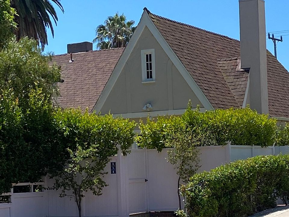 Main Home, Studio Apartment is Upstairs in the BackYard Courtyard.