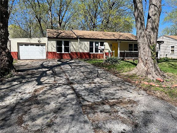 2nd image of 6628 Oxford Ave
