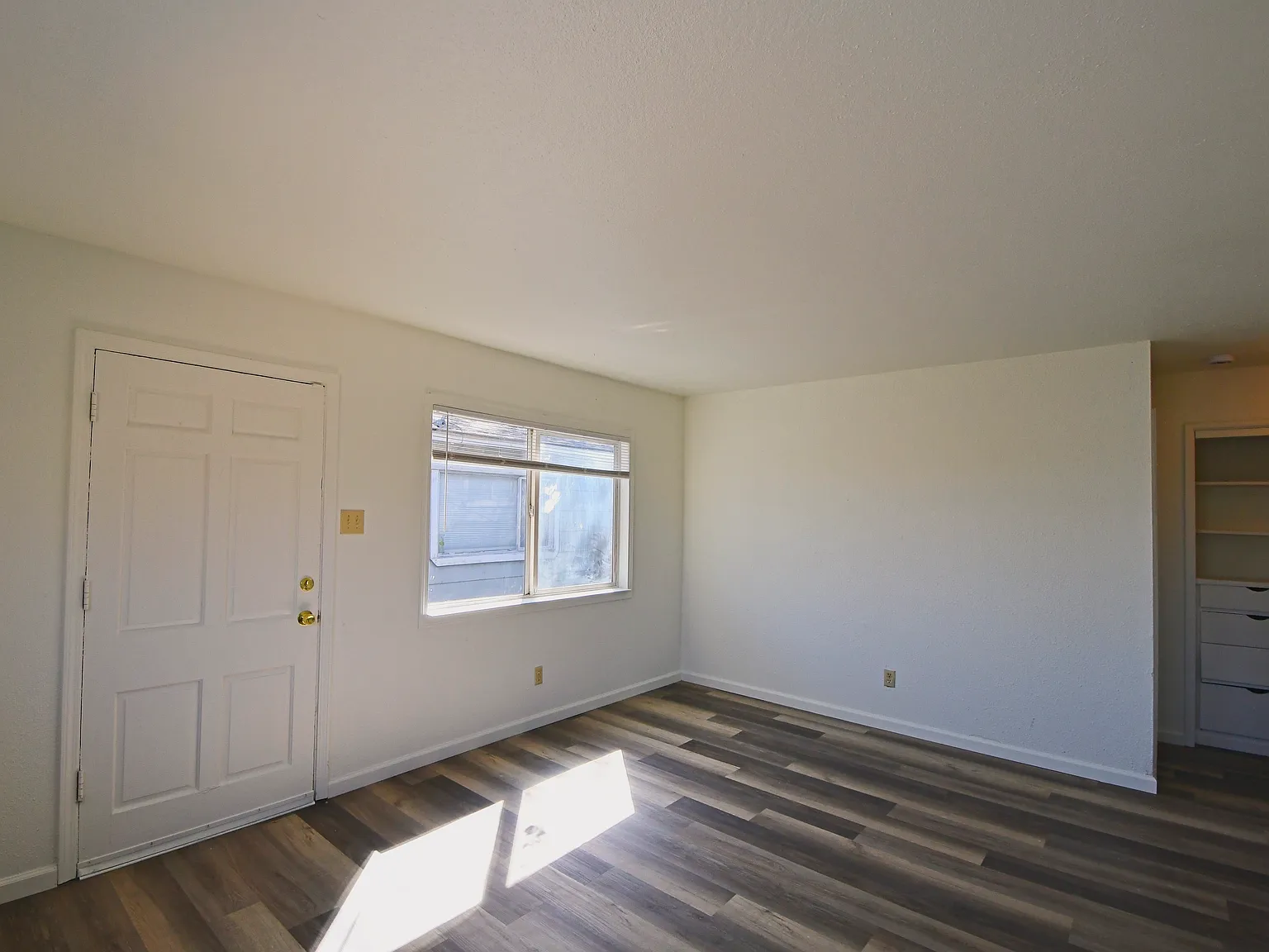 2 bed, 700 sqft, $1,450 — Photo 3