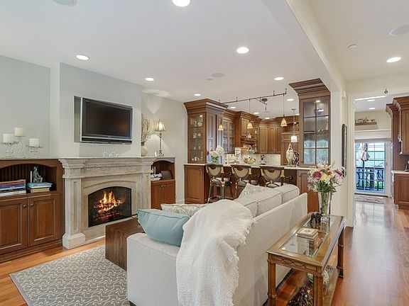 4th image of 940 Central Ave #3