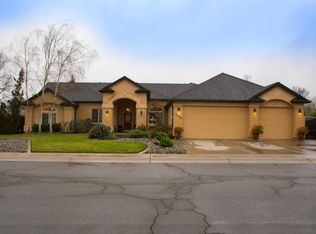 2995 Blue Horizon Dr, Redding, CA 96002