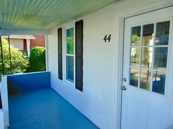 Private Porch - Freshly Painted