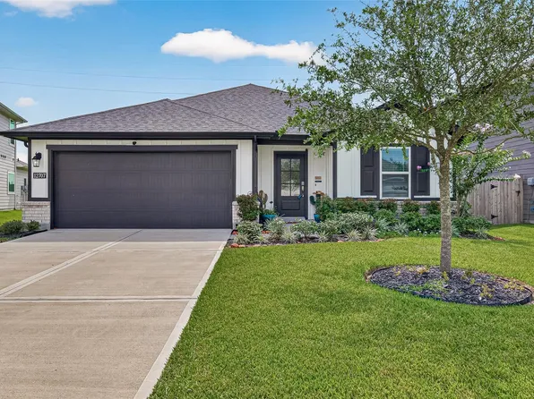 12707 Gabrial Dr, Crosby, TX 77532