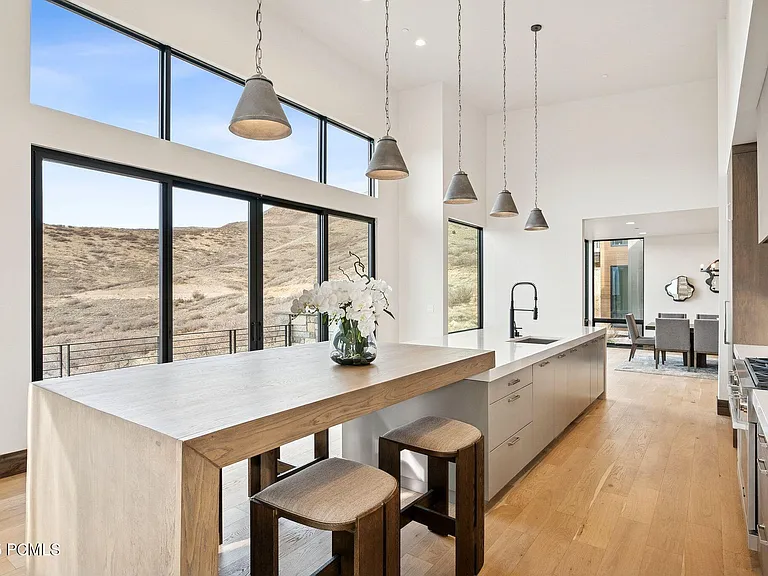 2005 Lookout Peak Cir — Photo 15