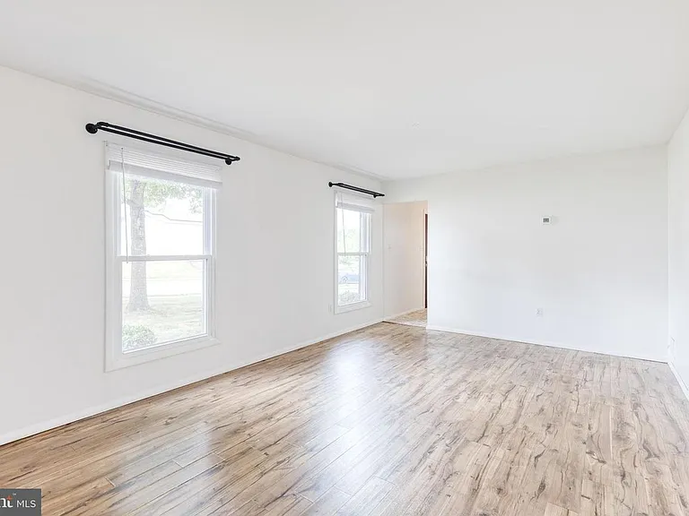 2249 Four Seasons Dr — Photo 3