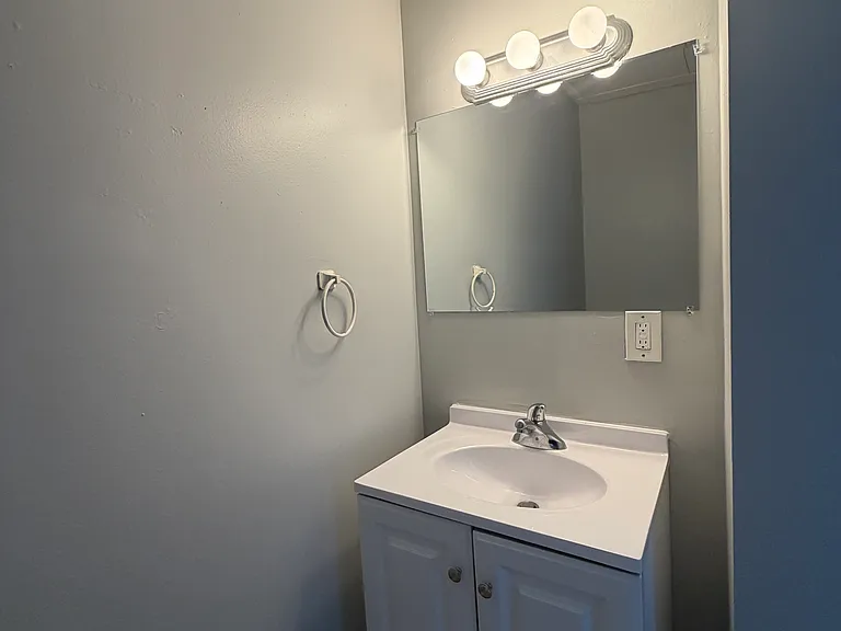 59 Plaza Ave #12 — Photo 7