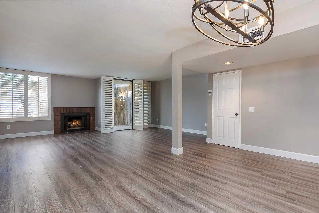 2 bed, 1456 sqft, $3,950 — Photo 3