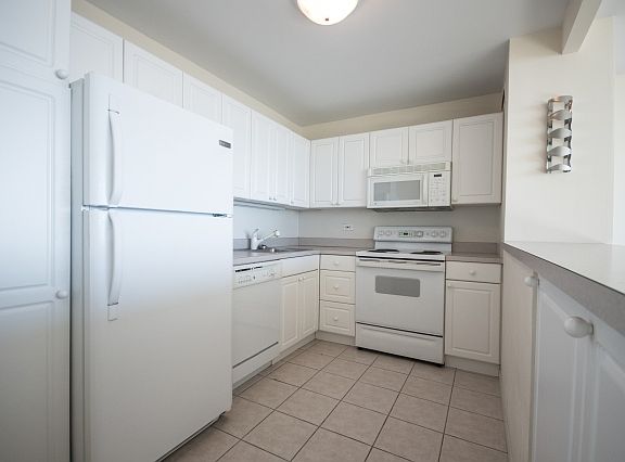 2nd image of 1255 N Sandburg Ter Unit 2707