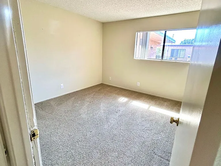 1407 Alabama St — Photo 9