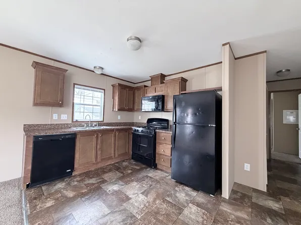 7287 105th St #107, Flushing, MI 48433