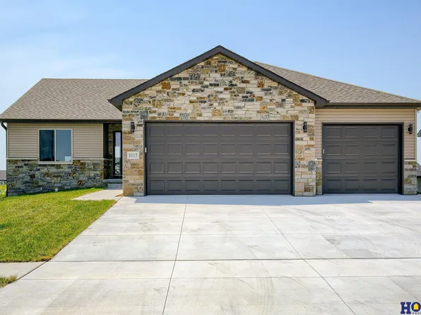 1117 Asher Ave, Hickman, NE 68372