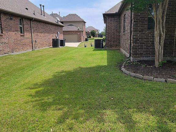 Distance between houses