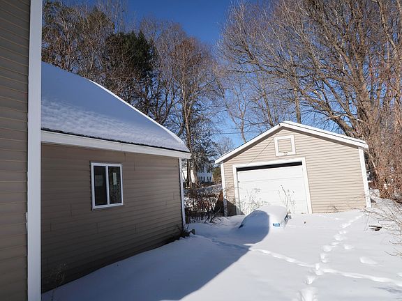 3rd image of 14 Heselton Street