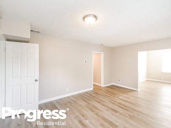 3rd image of 1236 N Shore Dr