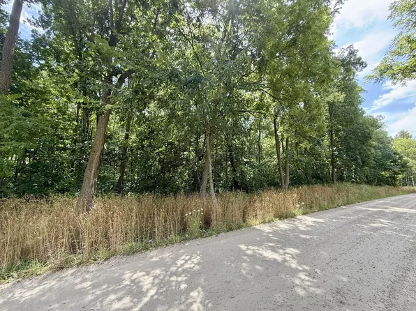 8875 S West County Line Rd, Greenville, MI 48838