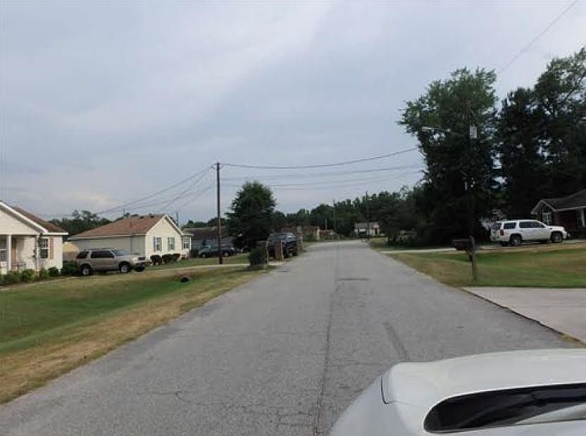 2nd image of 2110 Gatewood Dr