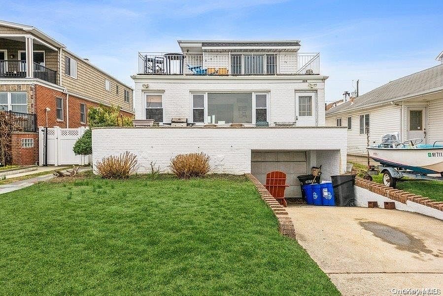 1st image of 224 W Bay Drive
