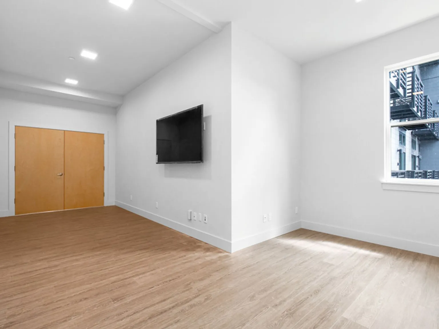510 Broadway — Photo 4
