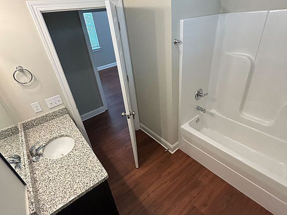 2nd image of 1715 Union Ave #101