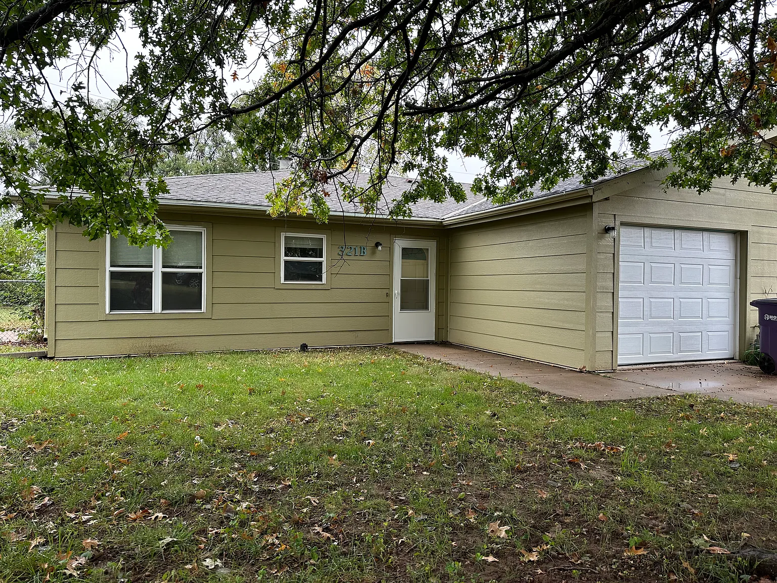 3 bed, 1211 sqft, $1,200 — Photo 1
