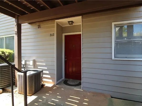 2505 W Broad St APT 212, Athens, GA 30606