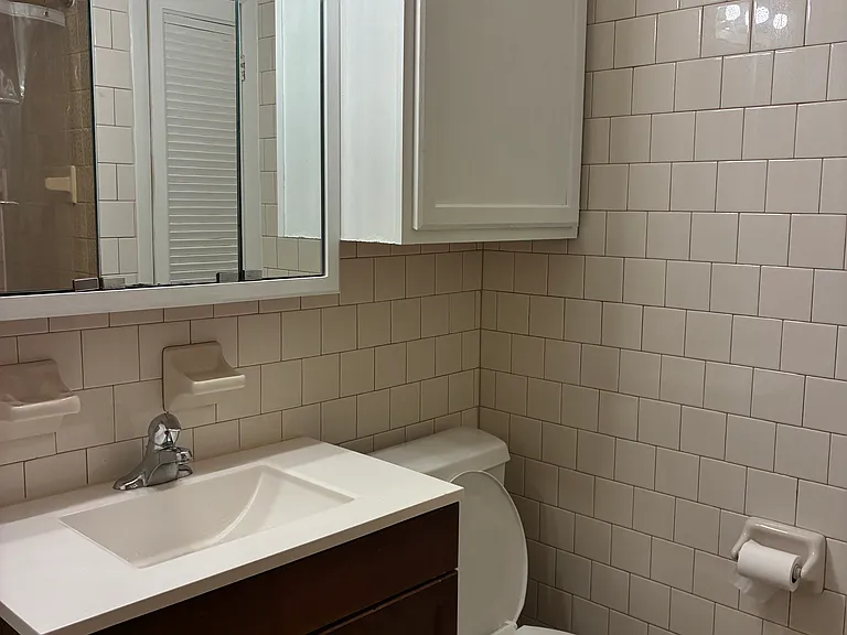 306 W 22nd St #3 — Photo 9