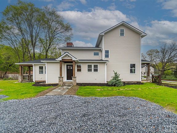 5th image of 4407 Albany Post Road