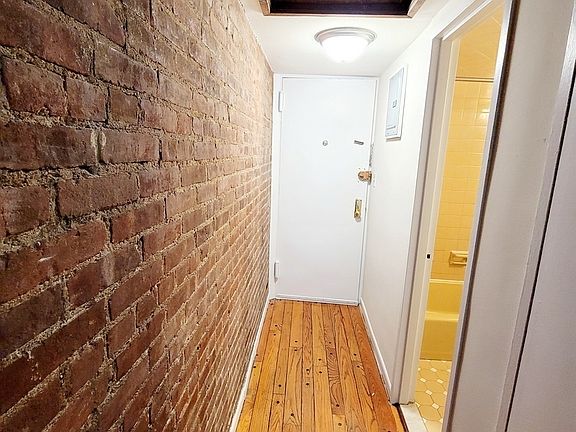 5th image of 44 W 74th St #2D