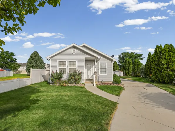 438 W Plum Pl, Saratoga Springs, UT 84045