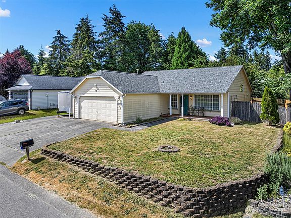 2nd image of 6936 Troy Lane NE