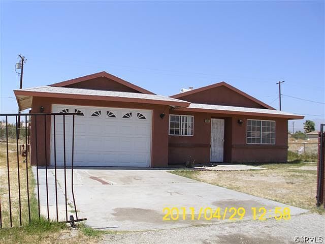 1st image of 15847 Avenida Manzana