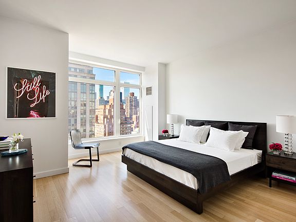 4th image of 400 E 67th St APT 17D