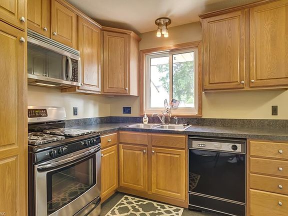 2nd image of 7695 Primrose Dr