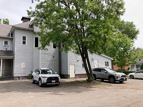 5th image of 223 Elm St
