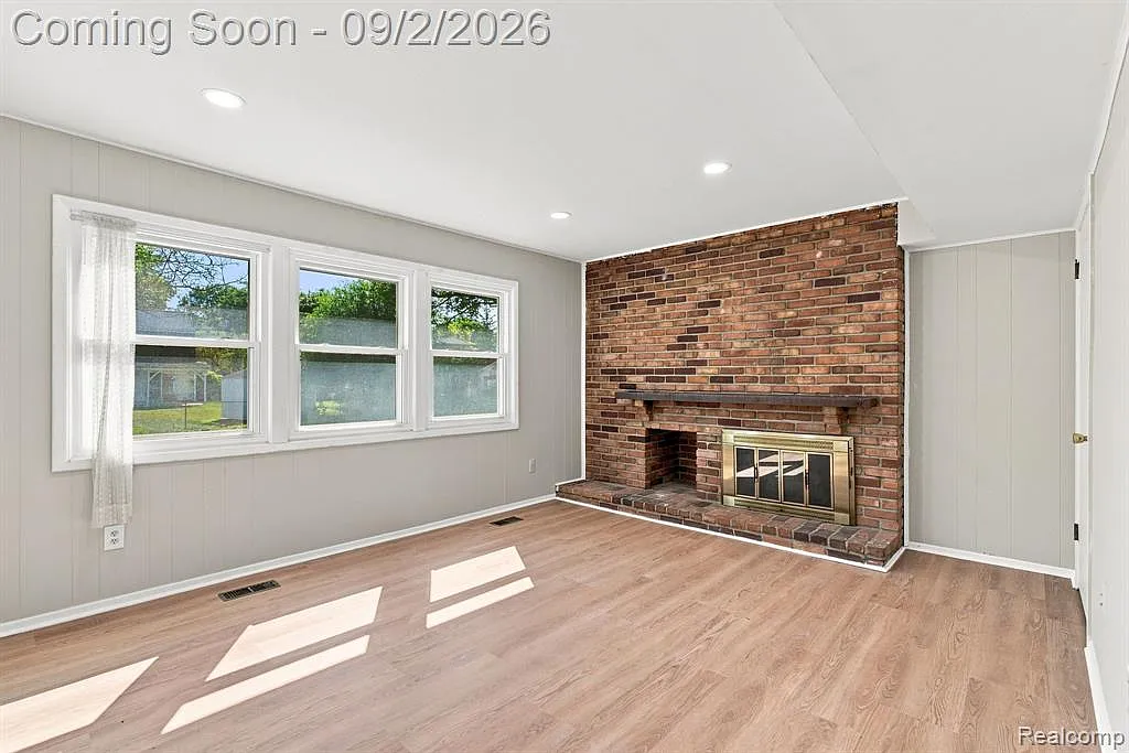 4 bed, 2.5 bath, 2161 sqft, $2,500 — Photo 4