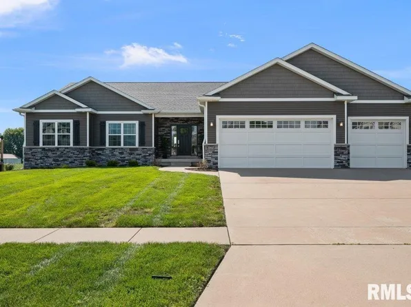 624 Saint Andrews Cir, Eldridge, IA 52748