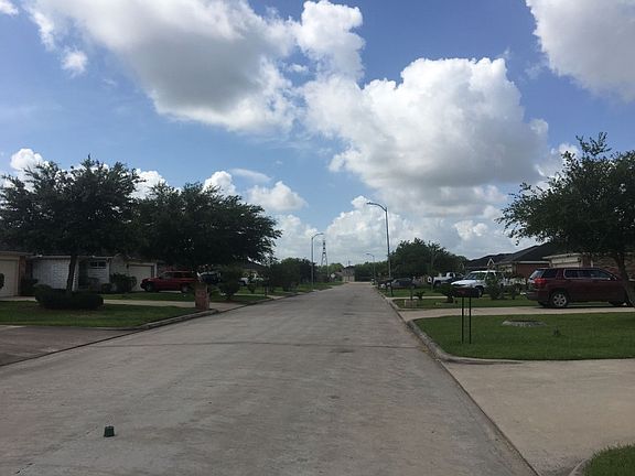 4th image of 11930 Panay Dr