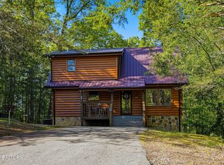 3201 Bear Country Way, Sevierville, TN 37876