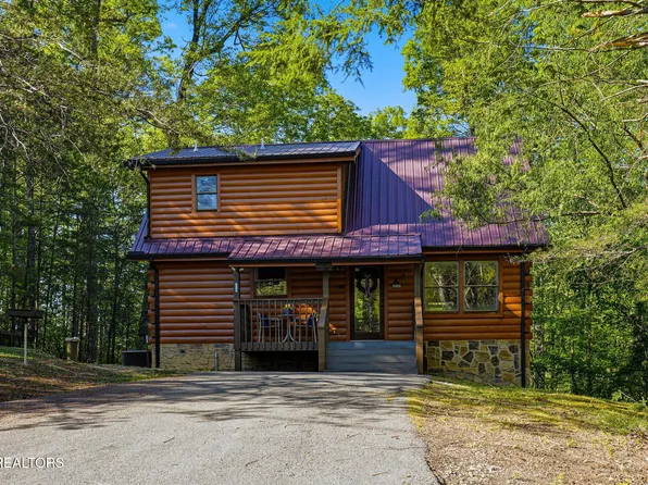 3201 Bear Country Way, Sevierville, TN 37876