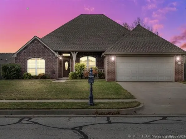 26 Cedar St, Kiefer, OK 74041