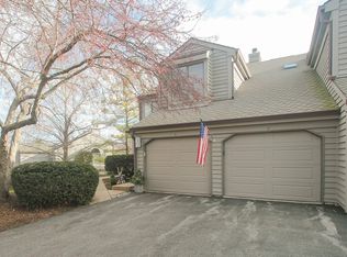 811 Shoreline Rd #811, Barrington, IL 60010