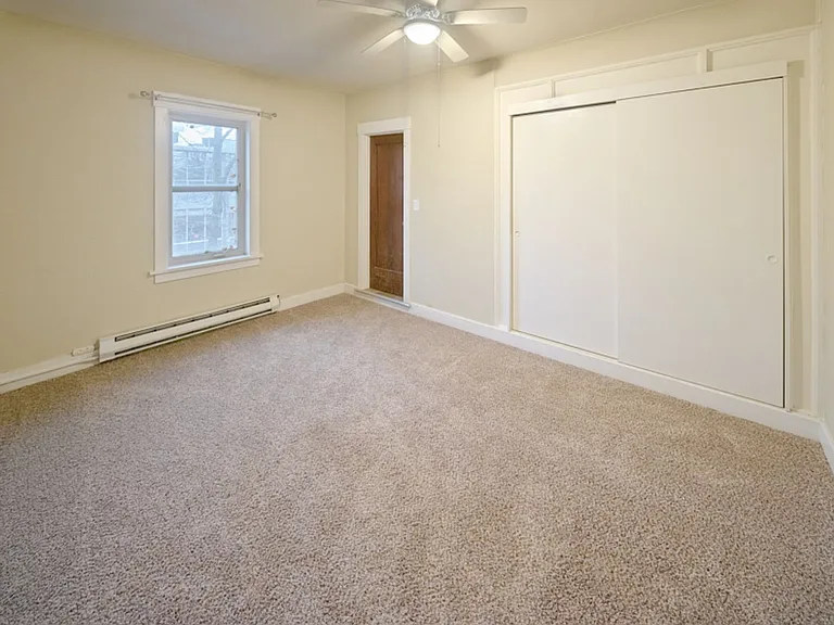 220 W Meeker St — Photo 7