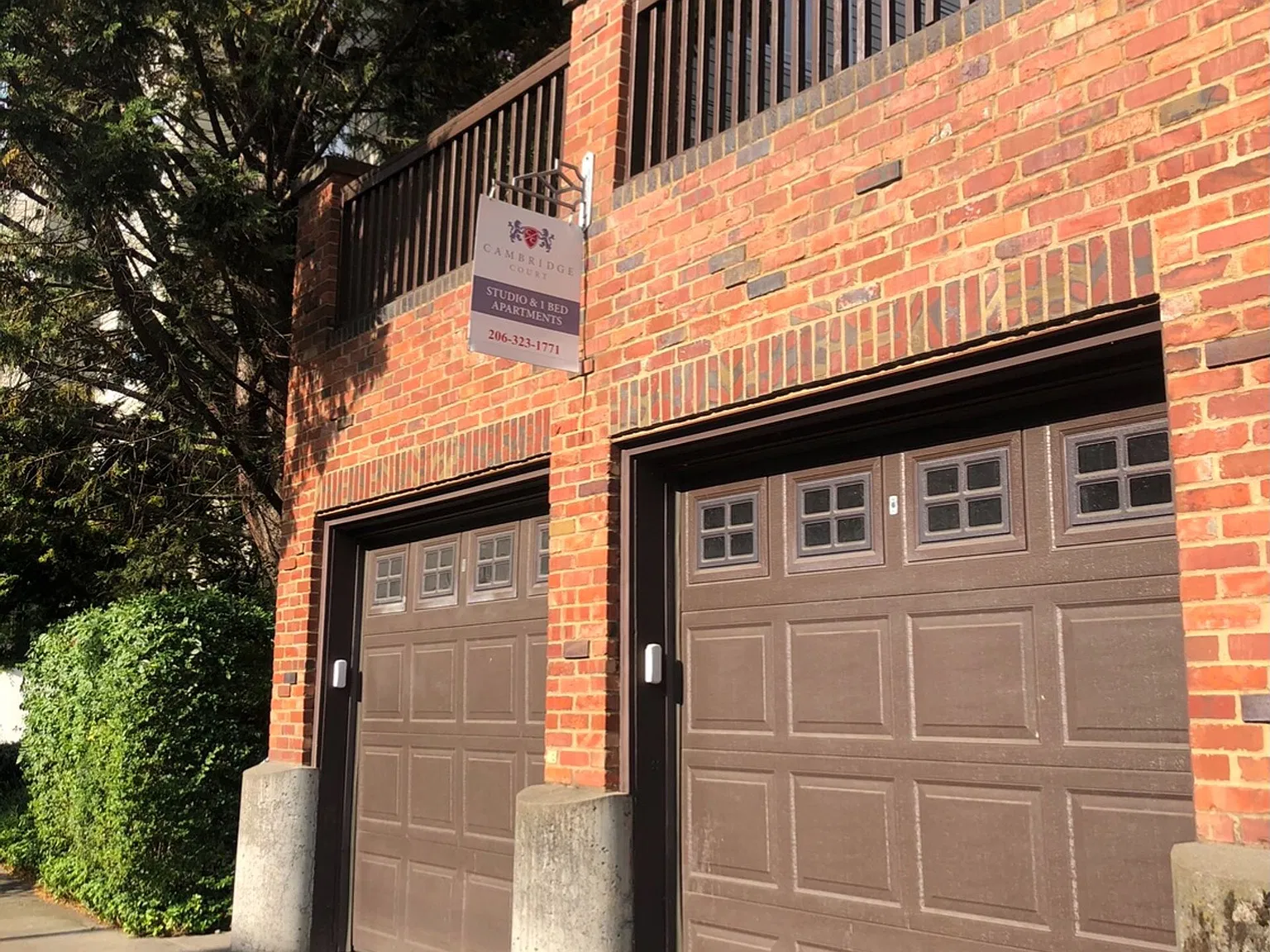 Cambridge Court — Photo 4