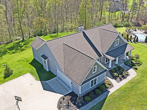 5th image of 61880 Whispering Pines Dr