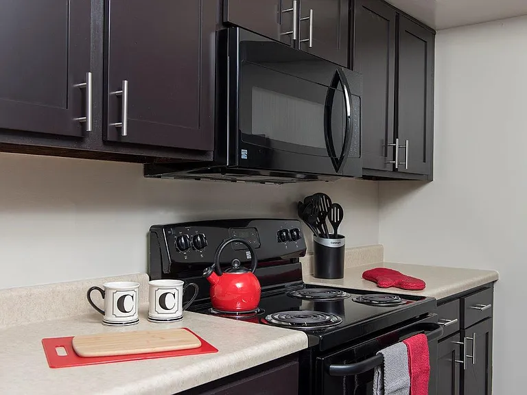 Crescent Centre Apartments & Townhomes — Photo 2