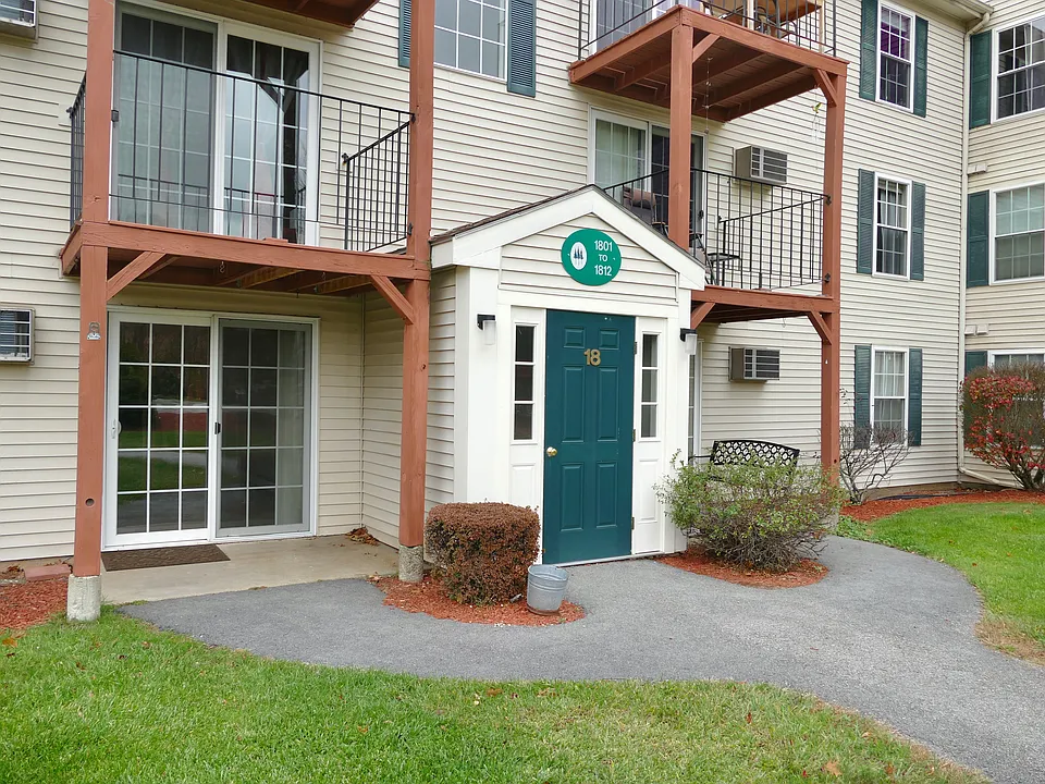 1801 White Cedar Blvd